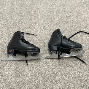Riedell Black Ice Scates Kids Size 1 1/2